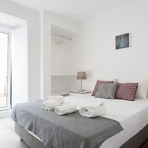 castelo-picao-apartments.hotels-lisbon-portugal.com/