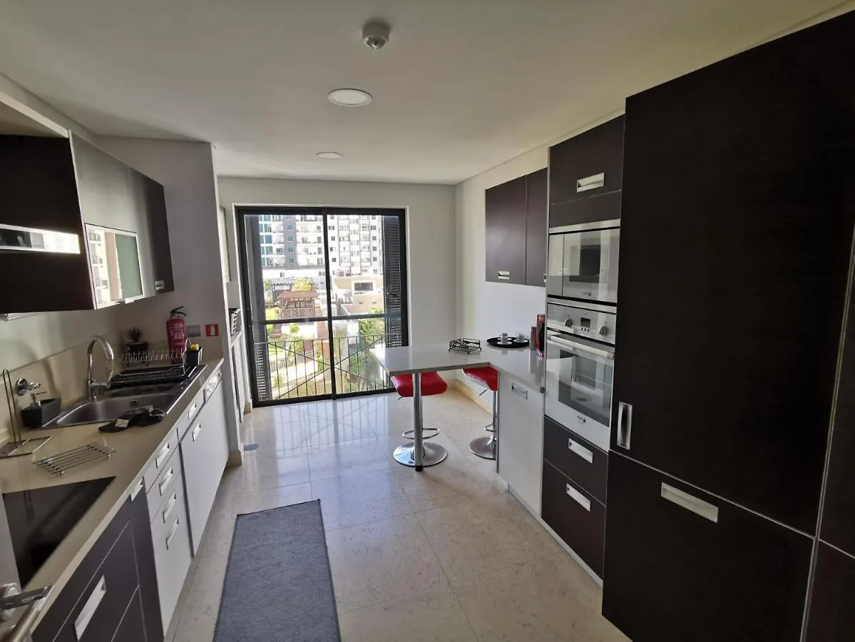 Sun Island Apartments 푼샬