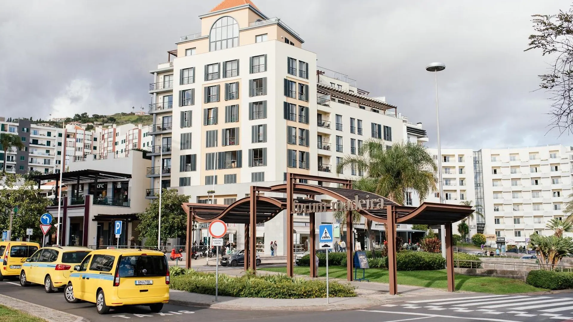Sun Island Apartments Фуншал Португалия